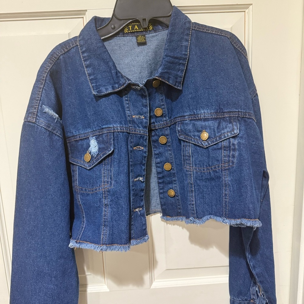 Taxi Women's Classic Cropped Denim Jacket